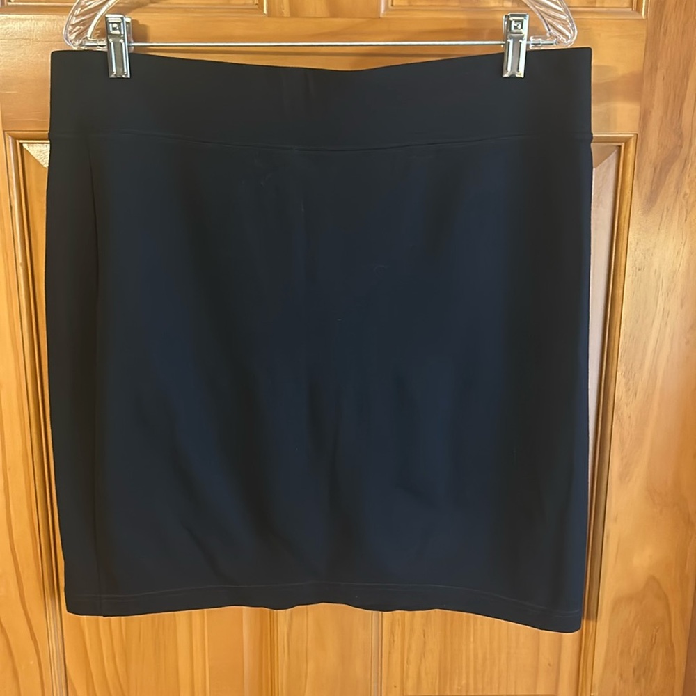 Eddie Bauer Versatile Black Skirt Size L